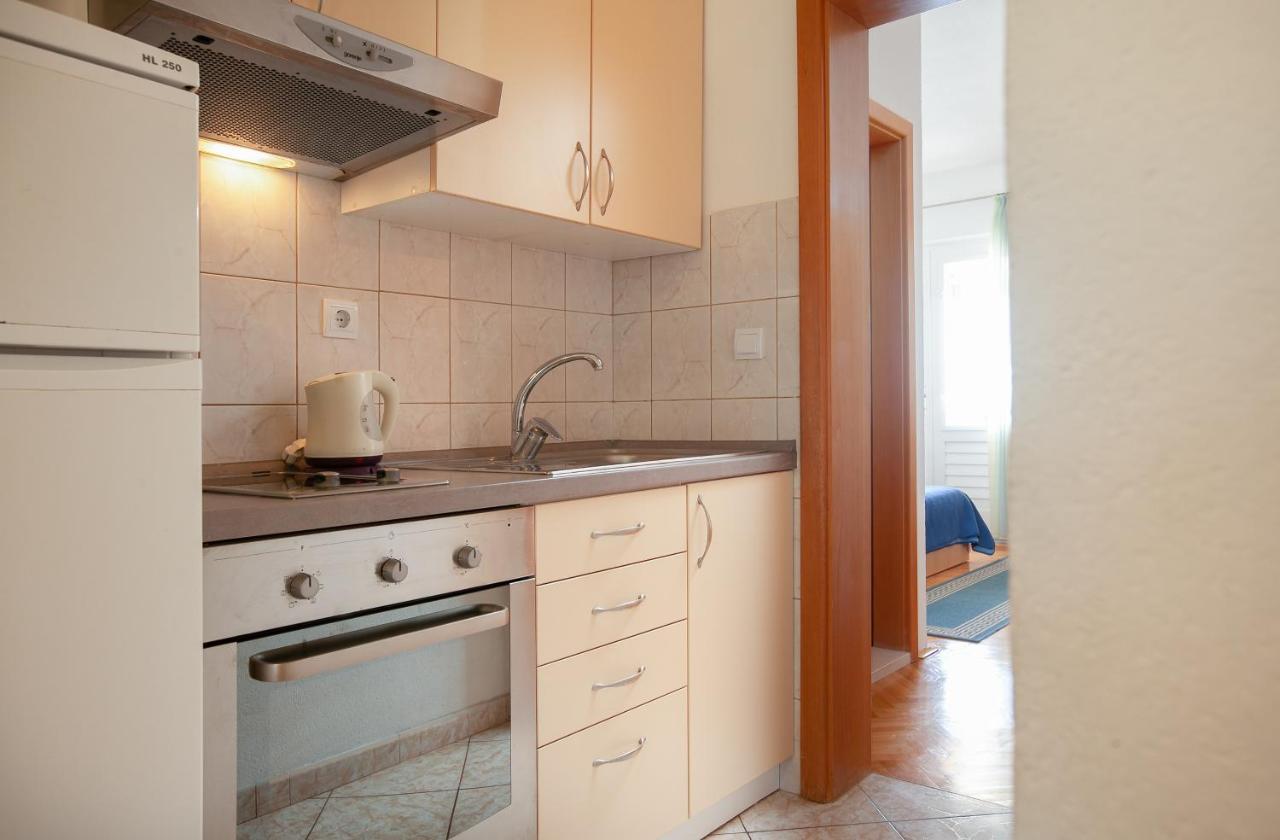 Vila Nives Podgora Exteriör bild