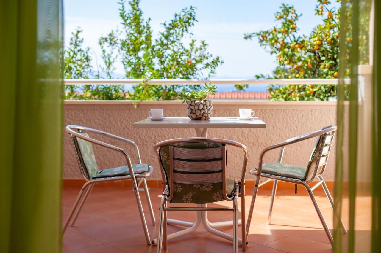 Vila Nives Podgora Exteriör bild