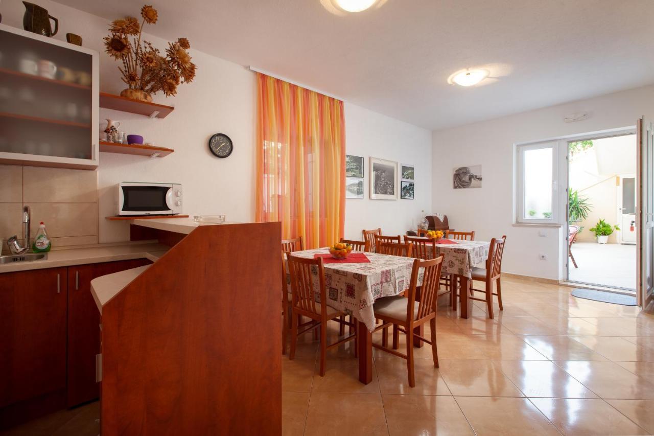 Vila Nives Podgora Exteriör bild