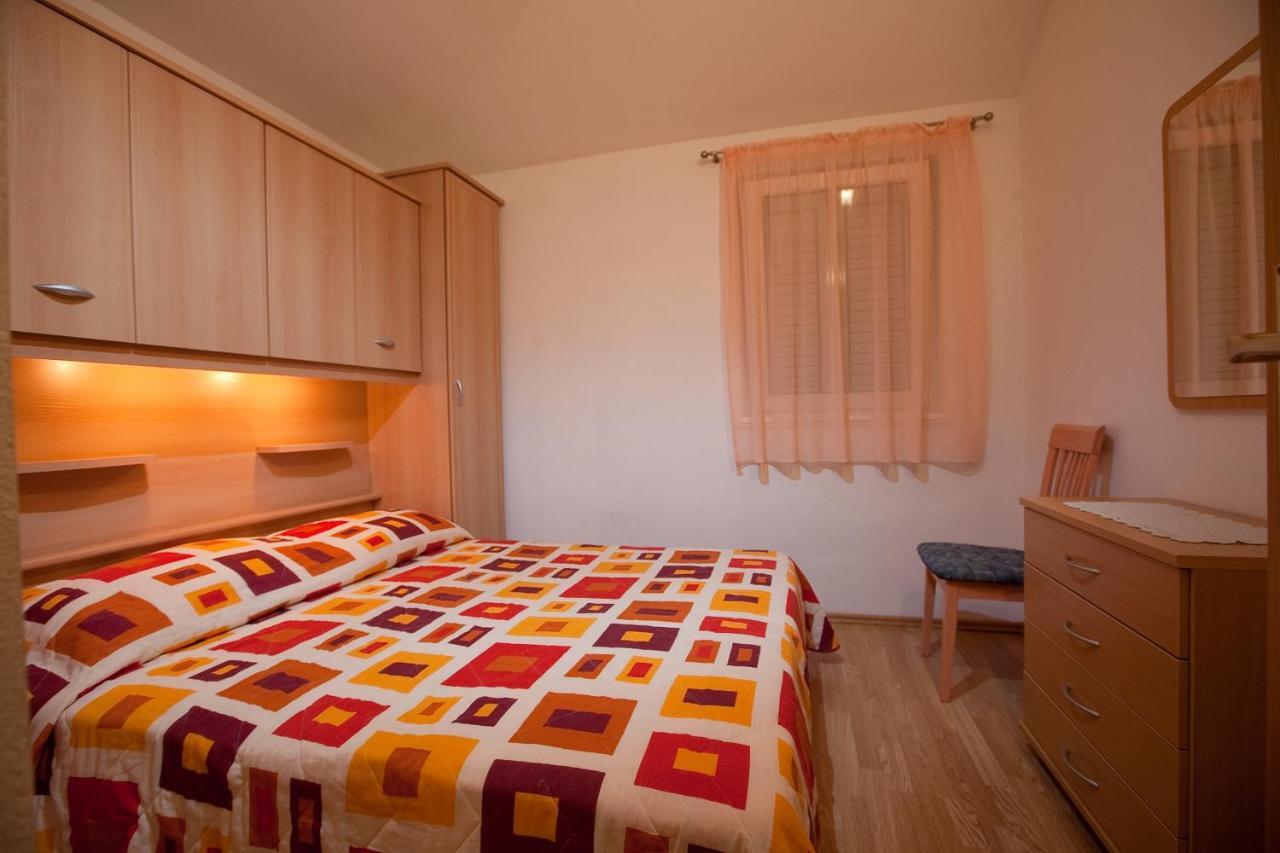 Vila Nives Podgora Exteriör bild
