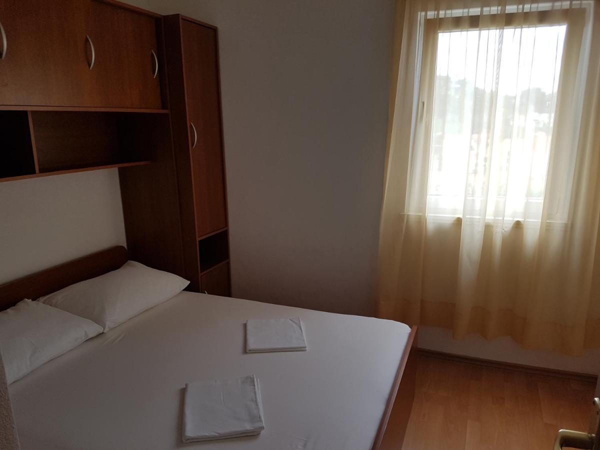 Vila Nives Podgora Exteriör bild