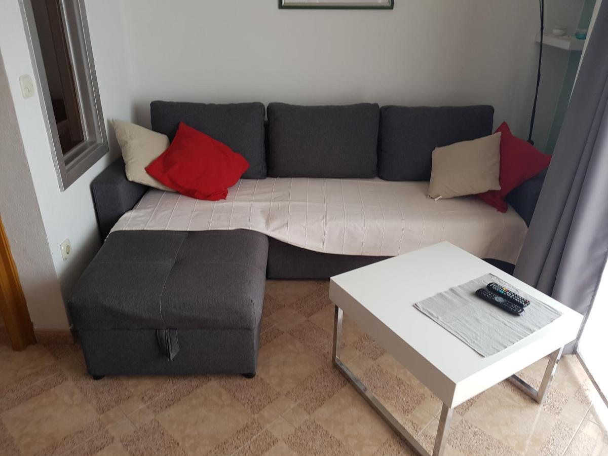 Vila Nives Podgora Exteriör bild